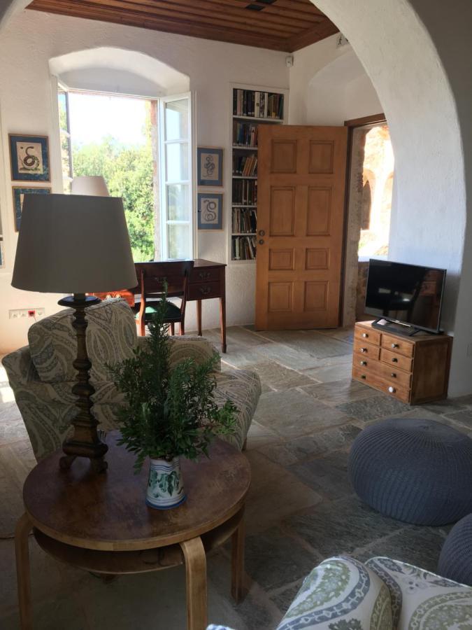 Bed and Breakfast Patrick & Joan Leigh Fermor House Kardamyli Exterior foto